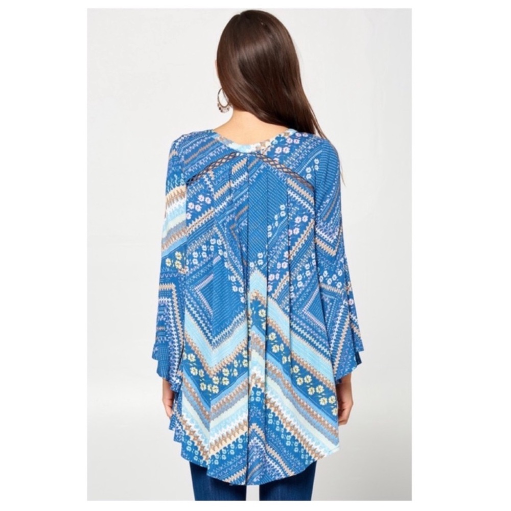 1 LEFT! Floral Printed Bell Sleeve Women's Top - Picture 4 of 7